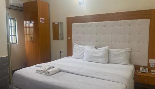 Standard King Room