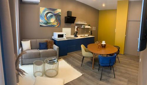 Two-Bedroom Deluxe Apartment with Balcony