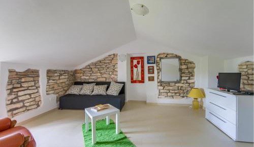 One-Bedroom Holiday Home