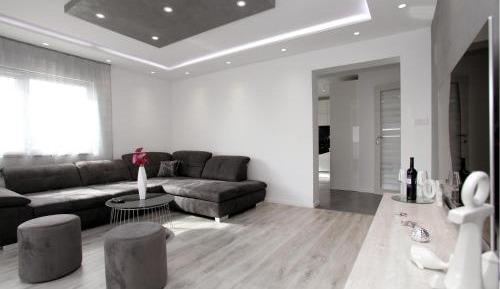 Five-Bedroom Apartment