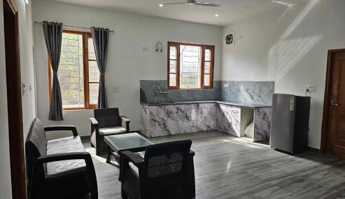 Deluxe King Suite