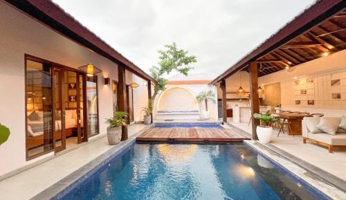 Five Bedroom Villa with Private Pool