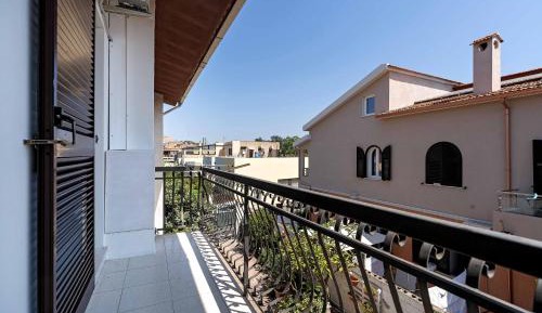 Two-Bedroom Deluxe Apartment with Balcony