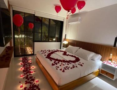 Suite with Hot Tub