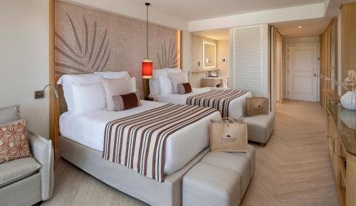 Preferred Club Junior Suite Partial Ocean View Double Bed