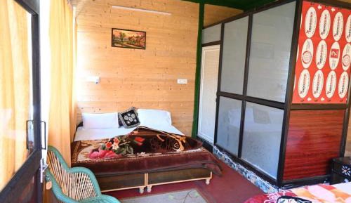 Double or Twin Room with Mountain View