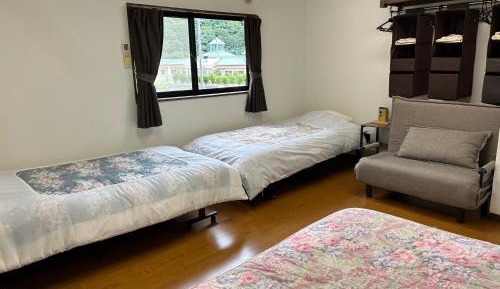 Economy Triple Room with Shared Bathroom