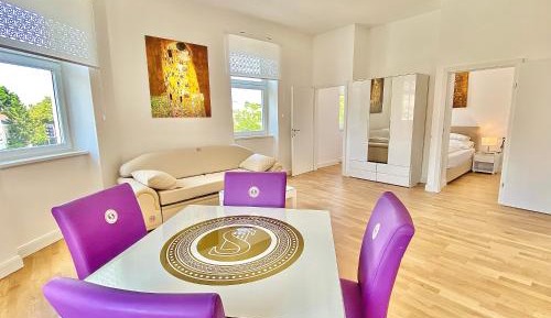 One-Bedroom Apartment with City View