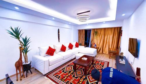 Three-Bedroom Apartment with Mountain View