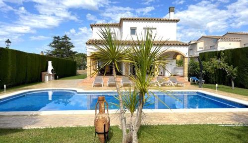 Villa with Private Pool