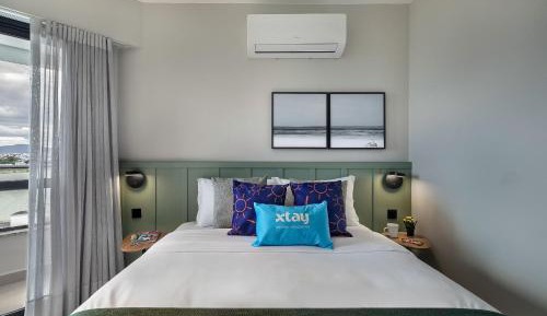 One-Bedroom Apartment with View