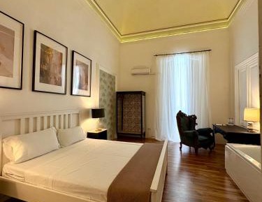 King Room with Spa Bath