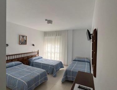 Triple Room with Private Bathroom
