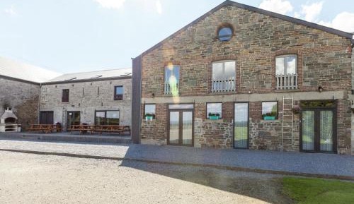 Ten-Bedroom Holiday Home