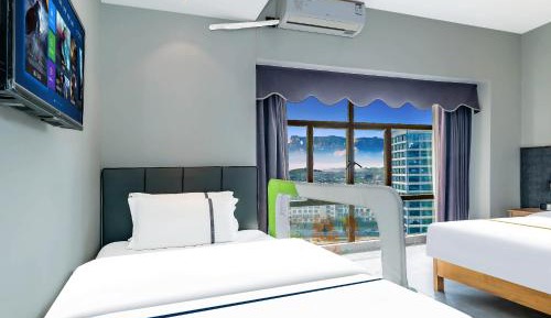 Triple Room with Mountain View