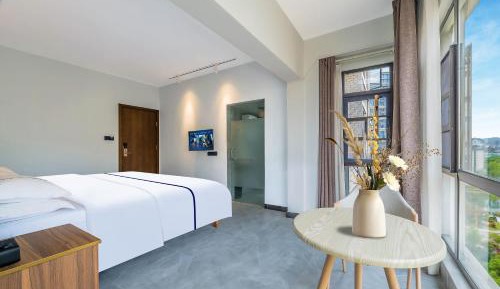 Triple Room with View