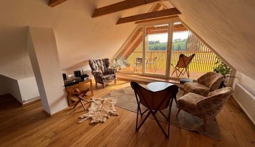 Two-Bedroom Deluxe Apartment with Balcony
