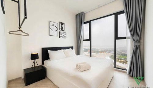 Three-Bedroom Apartment with Water View