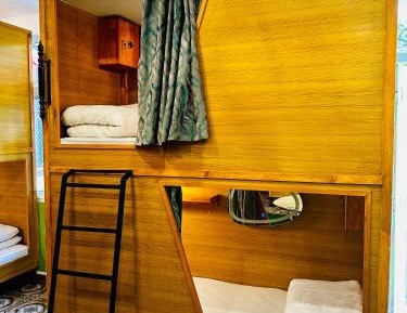 6-Bed Mixed Dormitory Room