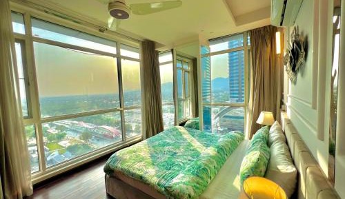 Family Two-Bedroom Apartment with View