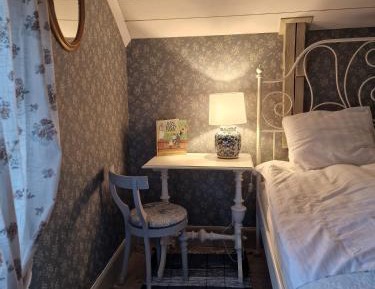 Deluxe Double Room (2 Adults + 1 Child)