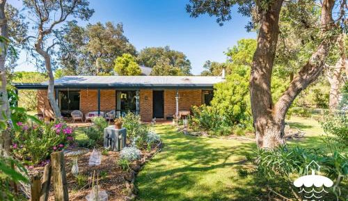 Holiday Home - No linen provided