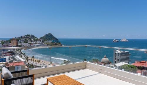 One-Bedroom Apartment with Balcony and Sea View