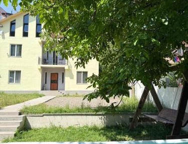 Seven-Bedroom House