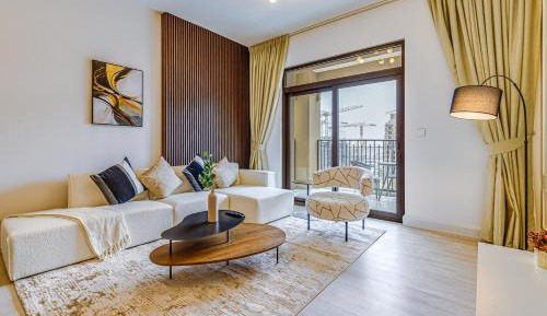 Two-Bedroom Deluxe Apartment with Balcony