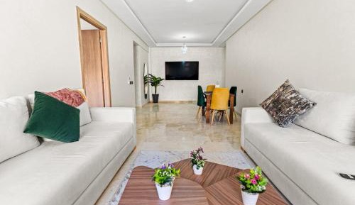 Two-Bedroom Deluxe Apartment with Balcony