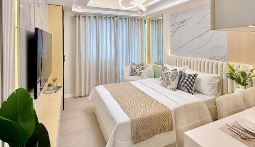 Studio Apartment with Balcony