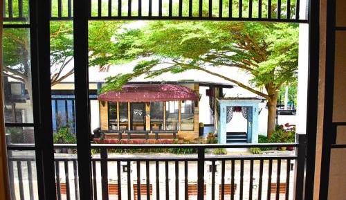 Studio with Balcony