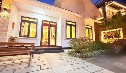 Villa with Garden View