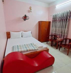 Single Room with Shared Bathroom