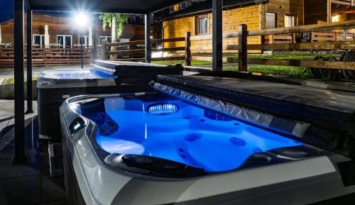 Chalet (4 Adults)