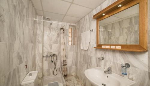 Studio (3 Adults)
