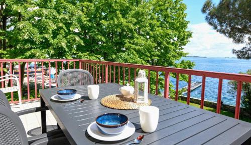 Apartment with Lake View