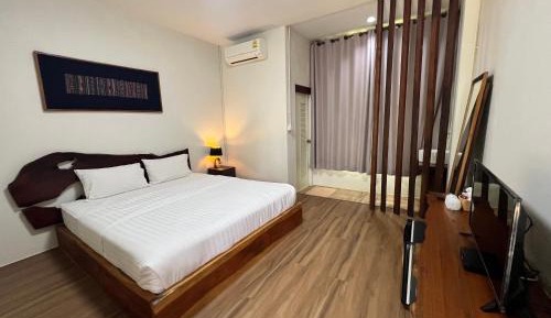 Standard King Room
