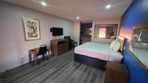 Standard King Room