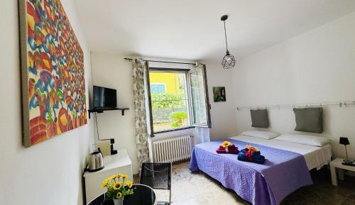 Deluxe Double Room with Shower
