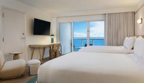Queen Room with Two Queen Beds - Hearing Accessible