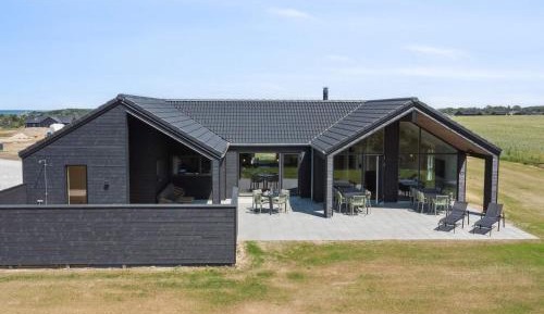 Seven-Bedroom Holiday Home