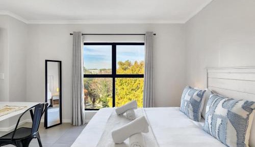 One-Bedroom Apartment with Balcony