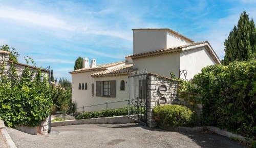 Five-Bedroom Villa