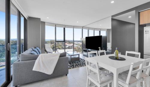 Lv16 Luxury 2 Bedroom APT with Sea Views