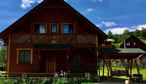 Three-Bedroom Holiday Home 
