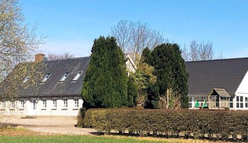 Seven-Bedroom Holiday Home