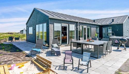 Five-Bedroom Holiday Home