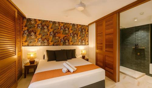 Junior Suite with Pool View