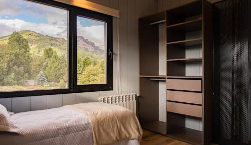 Apartment with Mountain View